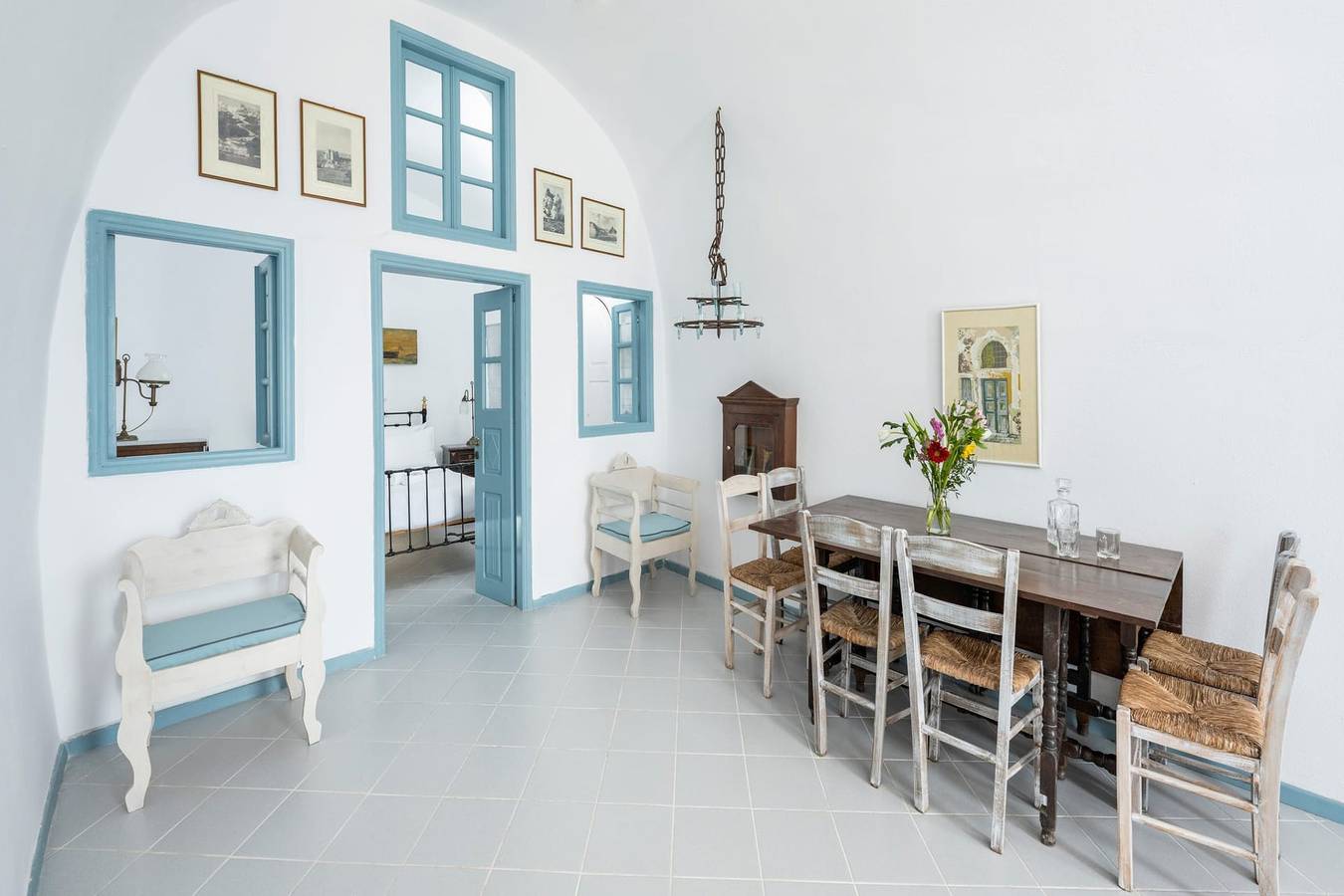 Extraordinary Santorini Villa | 2 Bedrooms | Villa Rin | Breathtaking Caldera View and Outdoor Hot Tub | Oia in Ormos Ammoudiou, Oia