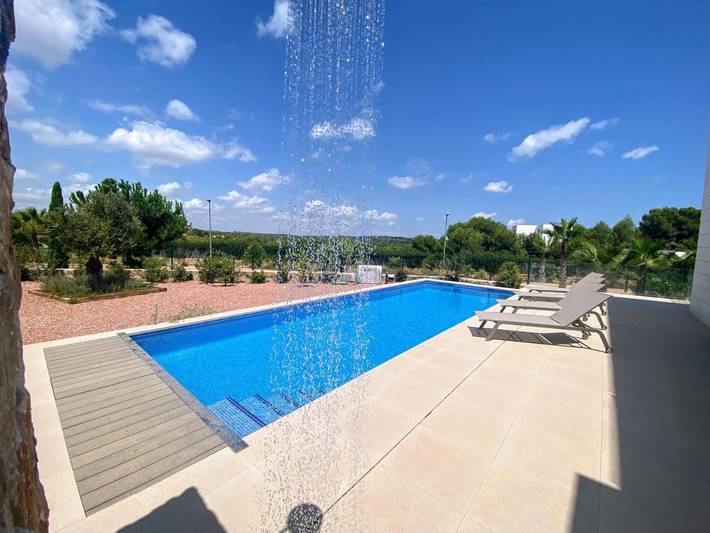 Casa rural para 8 personas, con Balcón y Jacuzzi además de Terraza y Jardín en San Miguel de Salinas - 2
