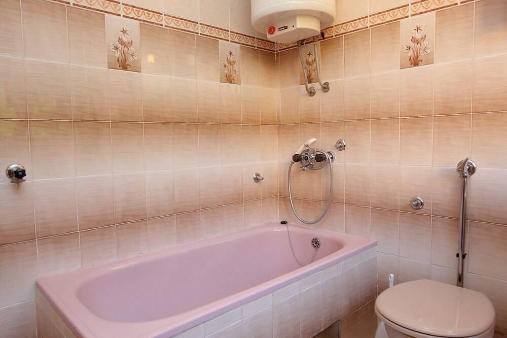 Ganze Wohnung, 1-Zimmer-Ferienwohnung mit Balkon Vis (A-8435-a) in Vis Stadt, Vis