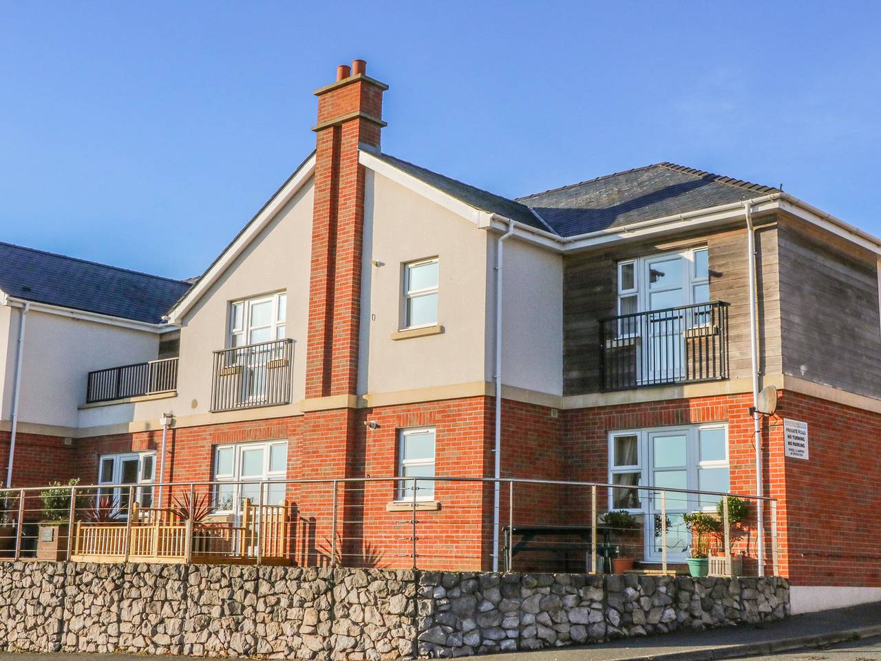Apartment for 4 People in Benllech, Isle of Anglesey