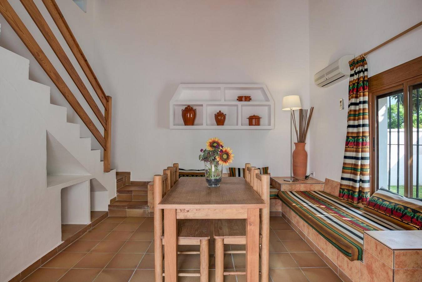 Casa vacanze 'Miguelin 4' con piscina condivisa, Wi-Fi e aria condizionata in Playa de Zahora, Barbate