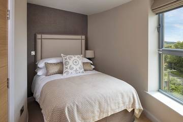 Apartment for 8 People in Wakefield, West Yorkshire, Photo 1