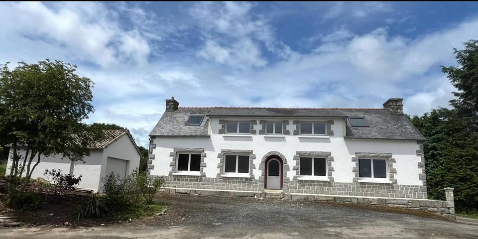 Location de vacances pour 8 personnes, avec Terrasse ainsi que Jardin et Vue à Kerien