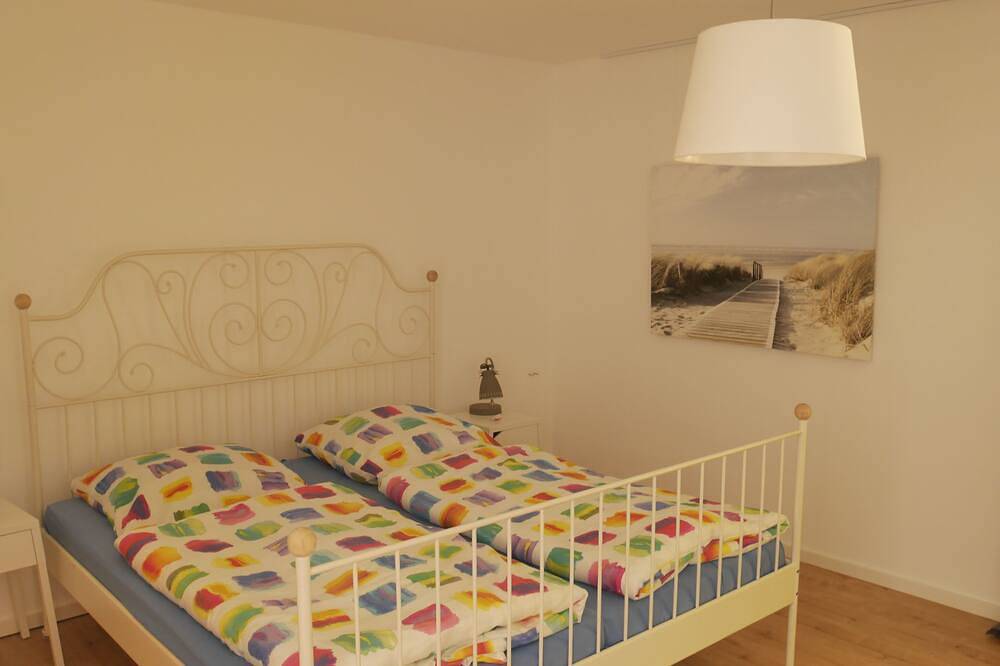 Ganze Wohnung, Geräumige 75 m2 Fewo \"Strandgut\" für max. 2 Erw+2 Kinder mit Gartenterrasse in Hohenfelde, Südliche Ostseeküste