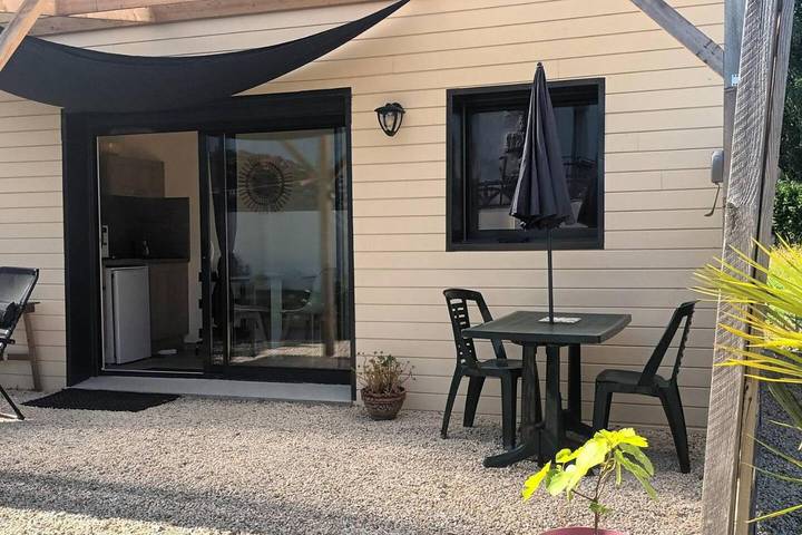 Gîte pour 2 personnes, avec jardin à Le Tronchet - 3