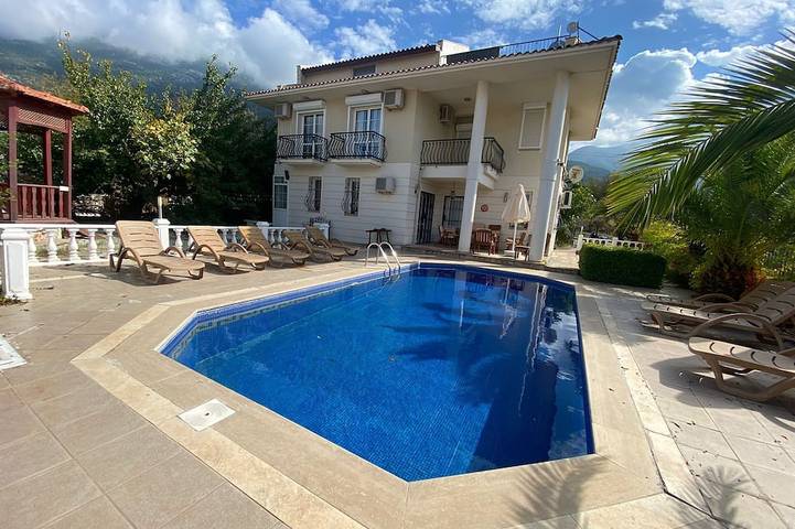 Ferienhaus für 10 Personen, mit Garten und Balkon in Fethiye