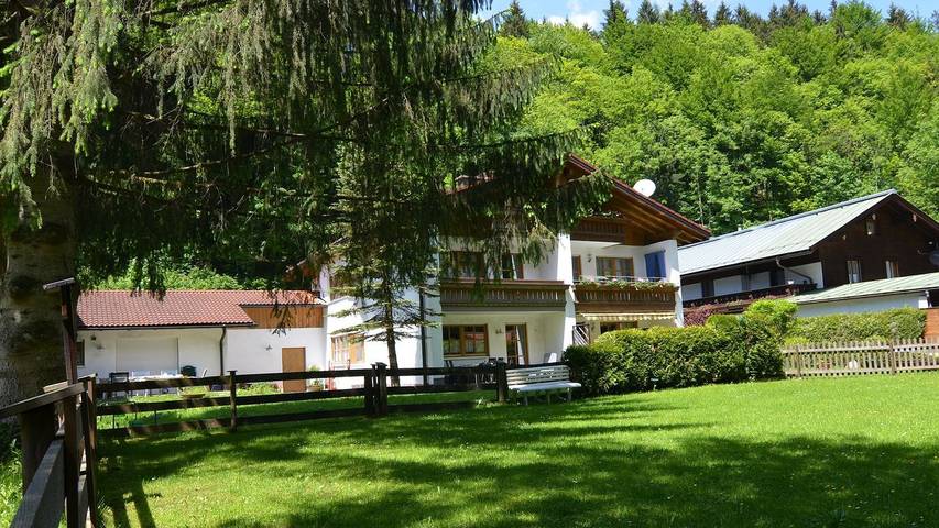 Ferienwohnung für 6 Personen, mit Garten und Terrasse am Königssee