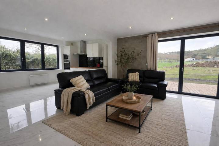 Location de vacances pour 6 personnes, avec terrasse et vue à Saint-Gildas-des-Bois