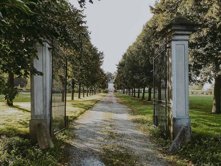 Location de vacances pour 8 personnes, avec vue ainsi que piscine et jardin, animaux acceptés à La Bruyère - 2