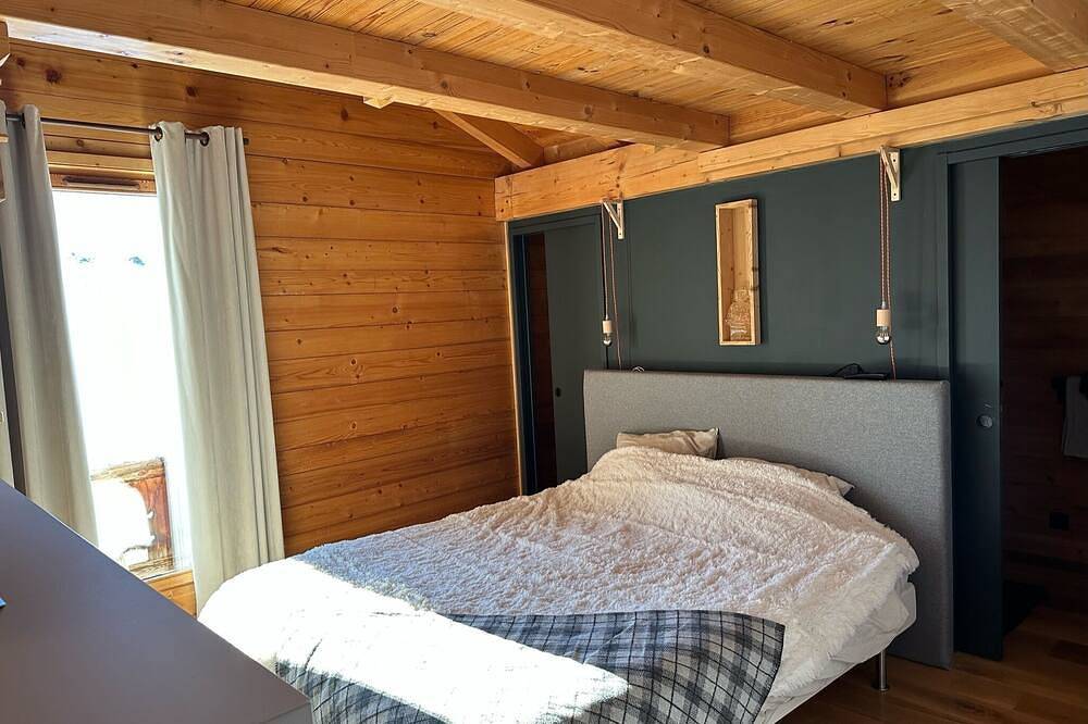 Chalet de l'Ours, au pied des pistes Espace Diamant, idéal pour les familles in Notre-Dame-de-Bellecombe, Région d'Albertville