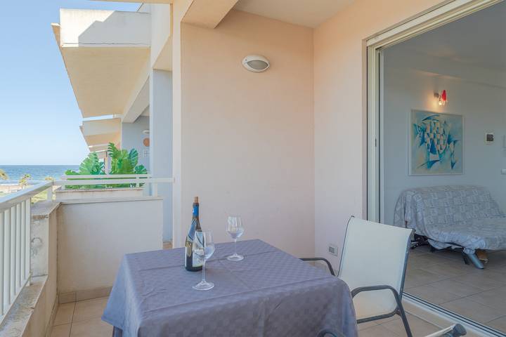 Appartamento intero, Appartamento per vacanze "Giulietta" con vista mare, balcone e Wi-Fi in Reitani, Noto e dintorni