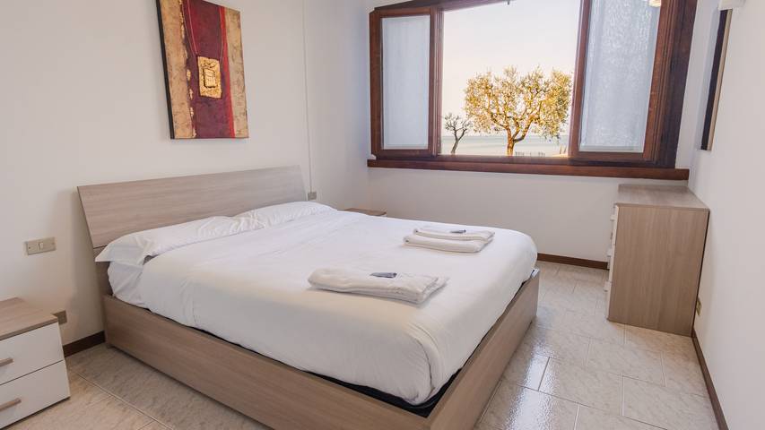 Appartamento intero, Appartamento vacanze per 4 persone con piscina in Santa Maria di Lugana, Sirmione