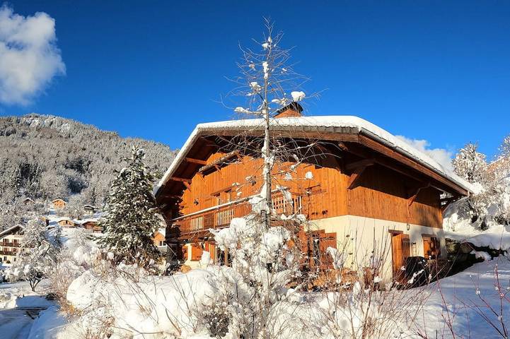 Casa rural para 16 personas, con jardín además de sauna y jacuzzi - 1