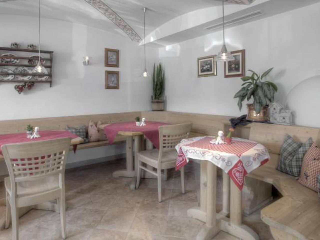 Ganze Ferienwohnung, Garni Ciasa Ai Pini - Wohnung für 2/3 Personen in San Cassiano, Abtei
