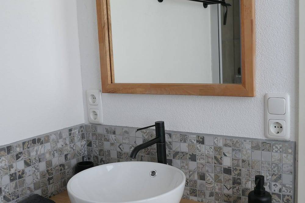 Ganze Wohnung, Upstairs6b in Petersberg, Rhön-Hessen