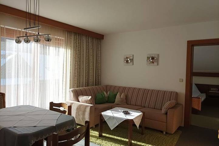 Alojamiento y desayuno para 6 personas, con balcón y jardín - 1