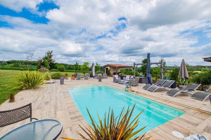 Location de vacances pour 7 personnes, avec piscine et jardin ainsi que vue sur le lac et vue à Saint-Justin (Gers) - 2