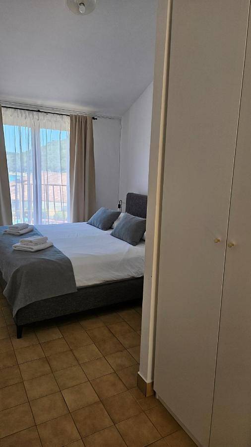 Room accomodation Jezera Lovišća in Tisno, Murter