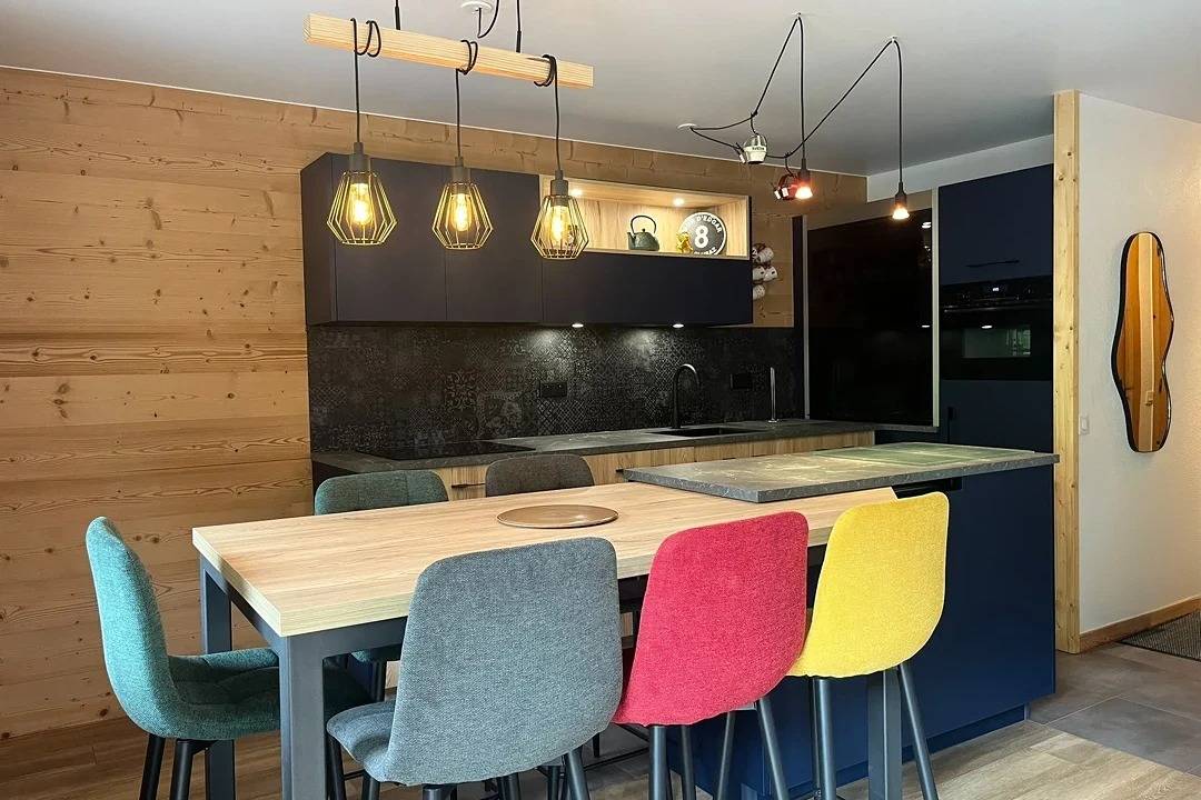 Appartement entier, 3*, 6 pers, 2 chambres, pistes 350 m, vue montagne in La Clusaz, Région d'Annecy