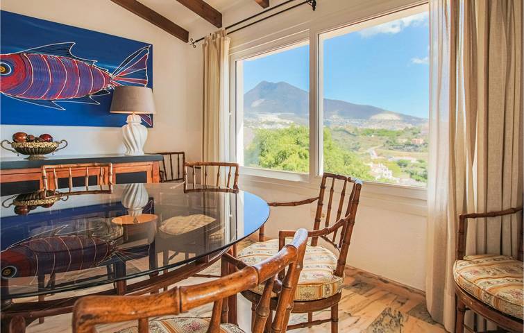 Location de vacances pour 7 personnes, avec terrasse et jardin à Benalmádena - 4