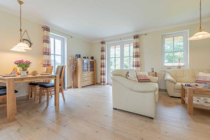 Ferienhaus für 4 Personen, mit Garten und Terrasse in Börgerende-Rethwisch