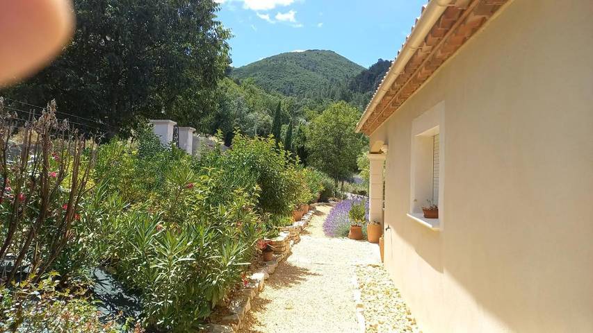 Chambre d’hôte pour 3 personnes, avec jardin ainsi que piscine et vue, animaux acceptés à Nyons - 3