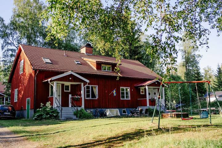 Ferienwohnung für 4 Personen, mit Ausblick und Sauna sowie Garten, mit Haustier in Värmland