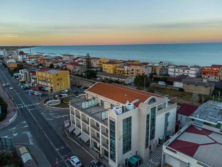 Hotel per 4 persone, con panorama e balcone, adatto a famiglie con bambini - 1