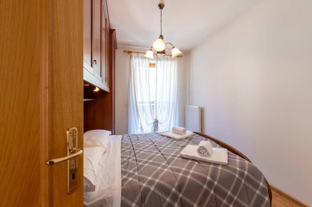 Ganze Wohnung, The Space🏔 Beautiful Mountain House 5 Minutes from the Alleghe Slopes – Comfort & Nature in the Heart of the Dolomitesexperience a unique stay in the Dolomites in a mountain house cared for in every detail, perfect for ski lovers in winter and hikin in Civetta, San Tomaso Agordino