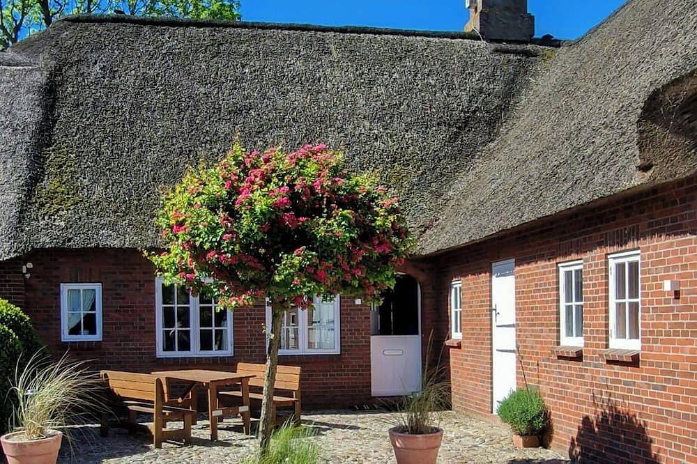 Reetdachhaus in Warftlage bei Schlüttsiel in Dagebüll, Nordseeküste