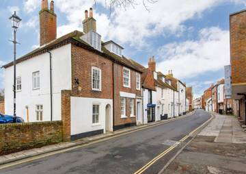 Holiday Rental for 6 People in Chichester, West Sussex, Photo 3