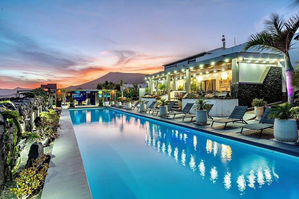 Paraiso | 10 bedroom luxury villa perfect for family and friends gatherings in Mácher, Tías