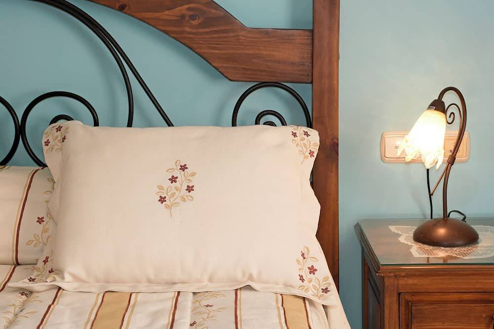 Fabulous villa, airco, pool, Wifi. Walking distance to village. Amazing views. in Comares, Provincia de Málaga