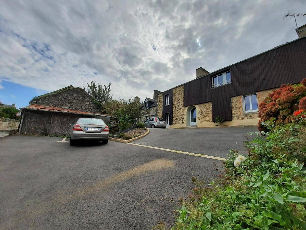 Le Petit Moulin Rouge, B&B, Sdb en-suite, parking privé gratuit in Beauvoir, Baie du Mont-Saint-Michel