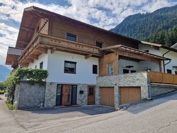 Ferienwohnung für 8 Personen, mit Garten und Terrasse in Strass im Zillertal