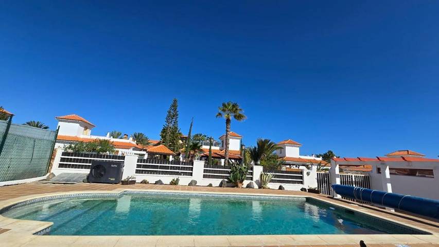 Chalet para 9 personas, con piscina además de vistas y jardín en Fuerteventura - 2