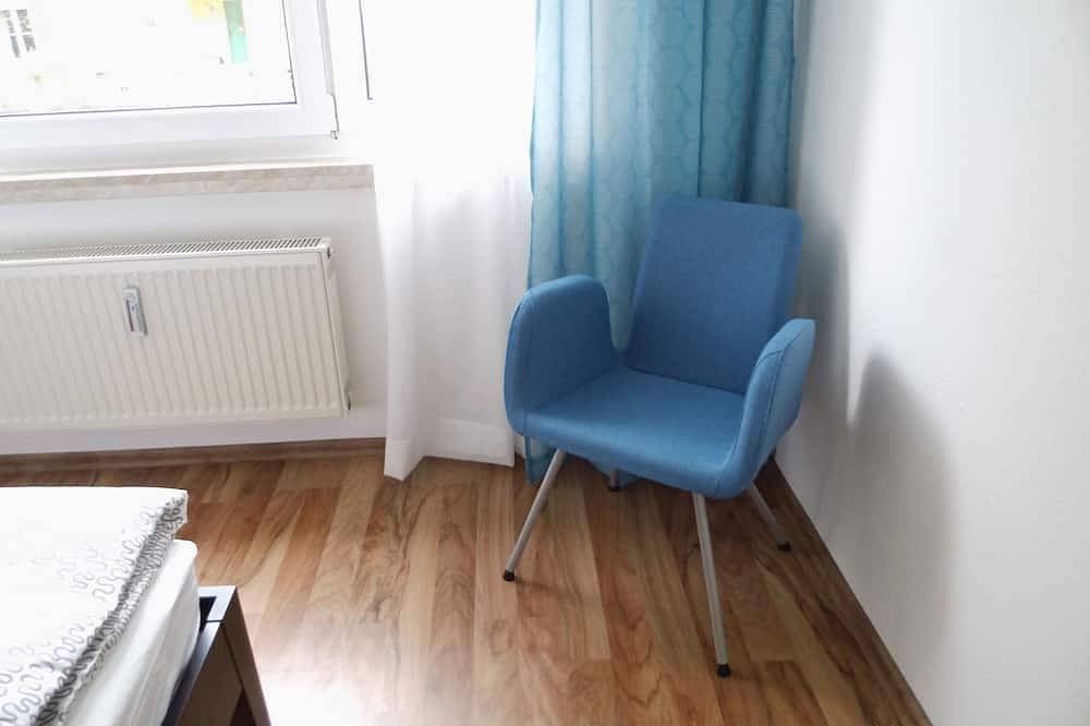 Geheel appartement, Leuk appartement met 2 slaapkamers op de begane grond, wifi in Alt-West, Leipzig