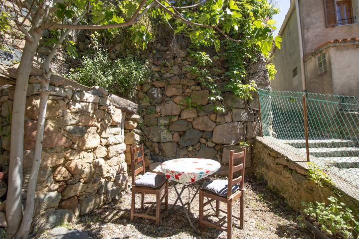 Appartement entier, Appartement 'Chez Marla' à Ota – Vue montagne et sérénité au cœur de la Corse in Ota, Parc naturel régional de Corse