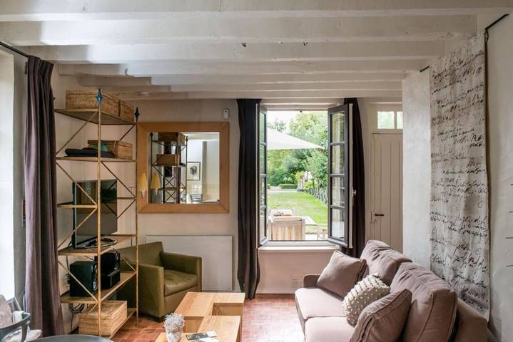 Location de vacances pour 4 personnes, avec piscine ainsi que vue et jardin, adapté aux familles à Poulaines - 4