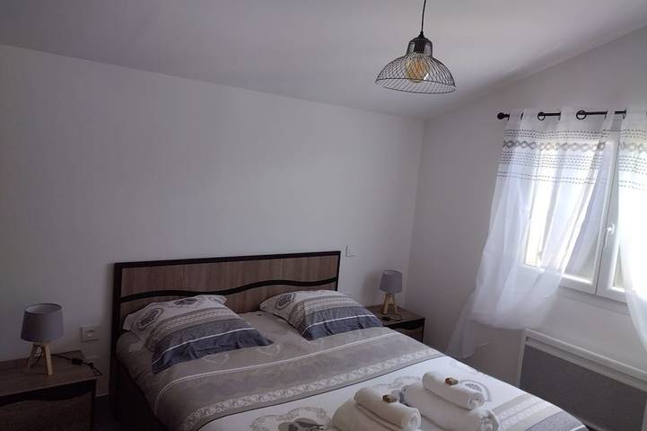 Location de vacances pour 6 personnes, avec terrasse et jardin, animaux acceptés à Seillons-Source-d'Argens - 2