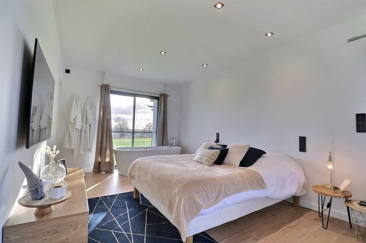 Location de vacances pour 15 personnes, avec jardin à Laillé - 2