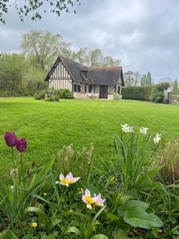 Location de vacances pour 4 personnes, avec vue ainsi que jardin et terrasse, animaux acceptés à Saint-Étienne-la-Thillaye