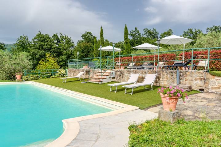 Appartamento intero, Appartamento "Il Cerro La Capanna Piano Primo" con piscina condivisa e Wi-Fi in Pelago, Firenze province