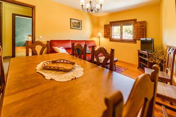 Casa Rural para 9 Personas en Valle de Valdelaguna, Provincia de Burgos, Foto 3