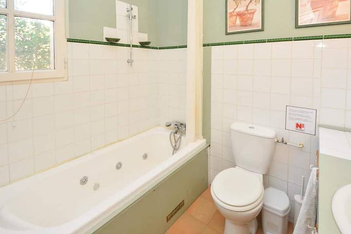 Location de vacances pour 4 personnes, avec piscine et jardin à Les Baux-de-Provence - 4