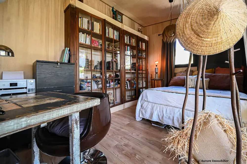 New 4 pers enchantment Provencal new house luxury garden enclosed jacuzzi  in Robion, Parque natural regional del Luberon