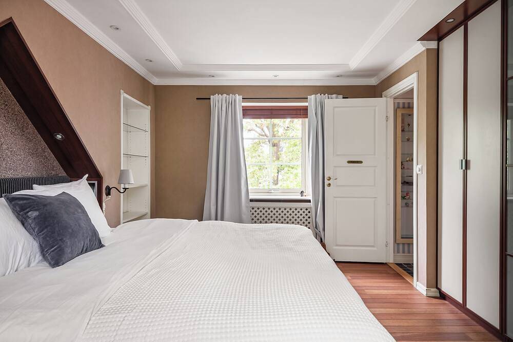 Stylish Nordic Escape Near Stockholm in Huddinge, Svenska Östersjön