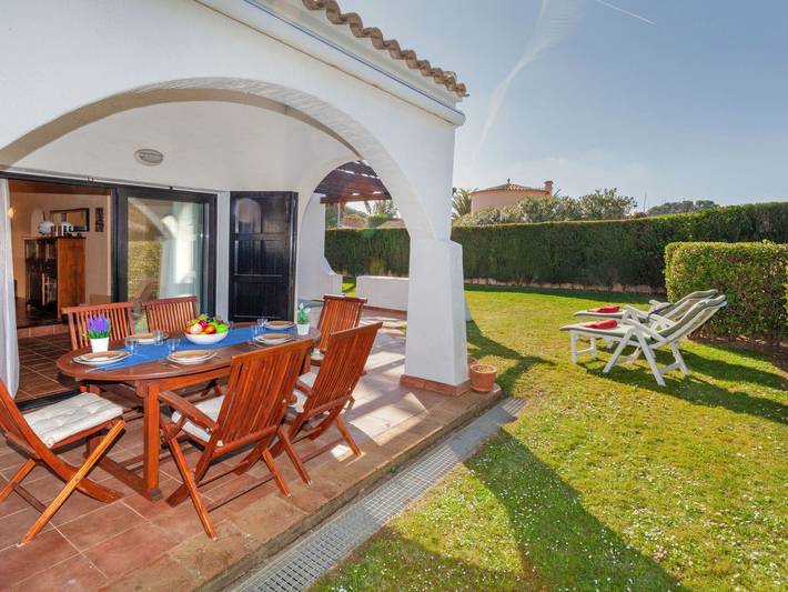 Casa rural para 4 personas, con Jardín y Piscina en Pals - 2