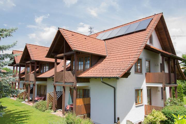 Ferienwohnung für 2 Personen, mit Balkon und Garten sowie Sauna
