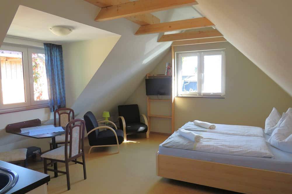 Ganze Wohnung, Ruhige Fewo Elster auf dem liebevoll sanierten Cleo's Hof an der Müritz in Sietow, Müritz